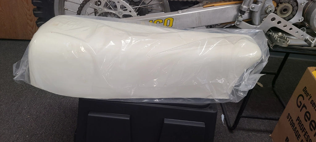 NEW 1977-1979 MAICO ONLY TALL SEAT FOAM VINTAGE AHRMA SADDLEBACK CARLSBAD CALVMX