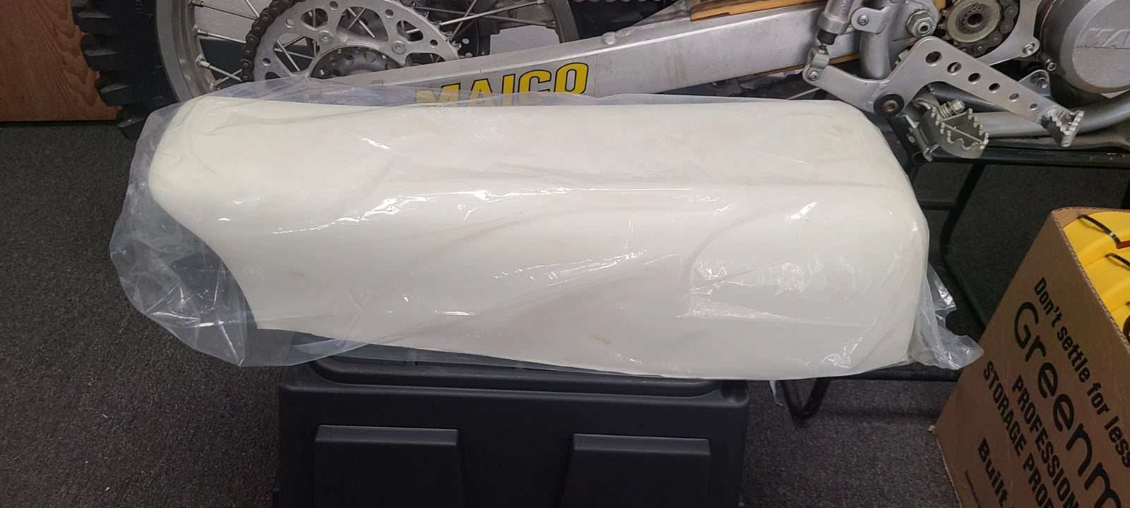 NEW 1977-1979 MAICO ONLY TALL SEAT FOAM VINTAGE AHRMA SADDLEBACK CARLSBAD CALVMX