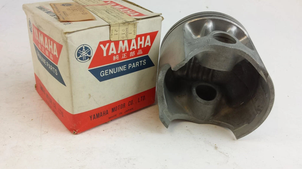 NOS YAMAHA PISTONS 1975 MX400B 4TH OVER AHRMA CALVMX