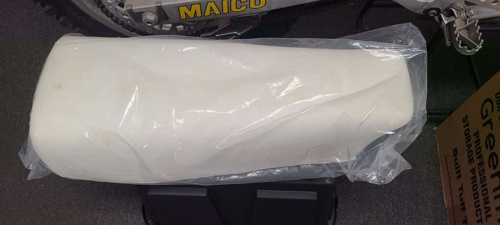 NEW 1977-1979 MAICO ONLY TALL SEAT FOAM VINTAGE AHRMA SADDLEBACK CARLSBAD CALVMX
