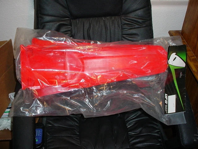 NOS 2013 HONDA CRF450 UFO REAR FENDER REPLACEMENT HO04660-070 11-2632